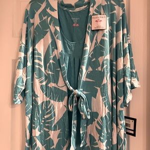 Night gown with matching robe.